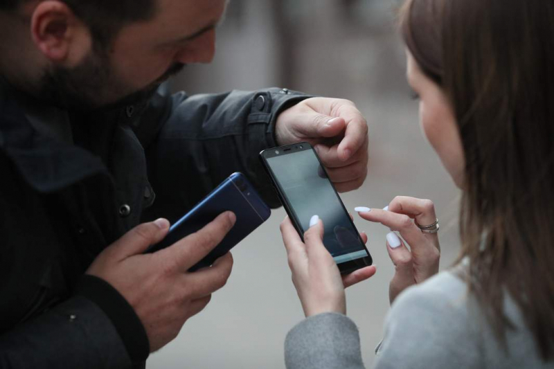 За длинным рублем: как работают валютные «менялы» на больших рынках