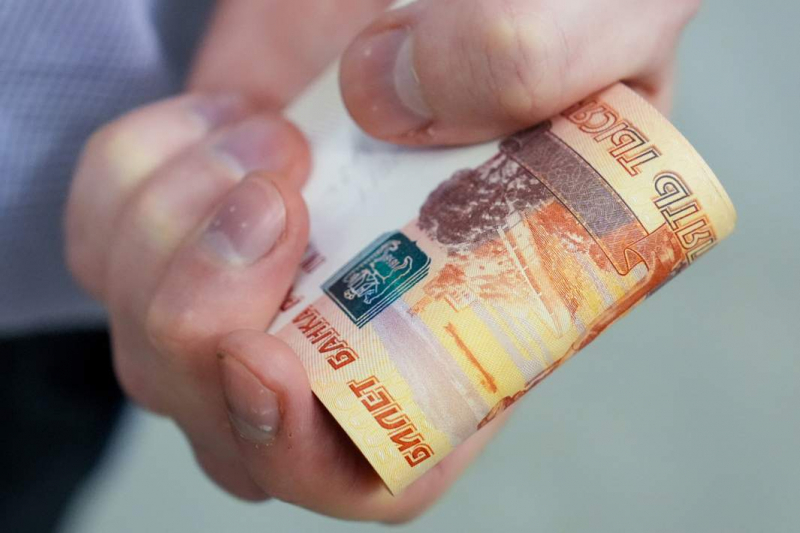 За длинным рублем: как работают валютные «менялы» на больших рынках